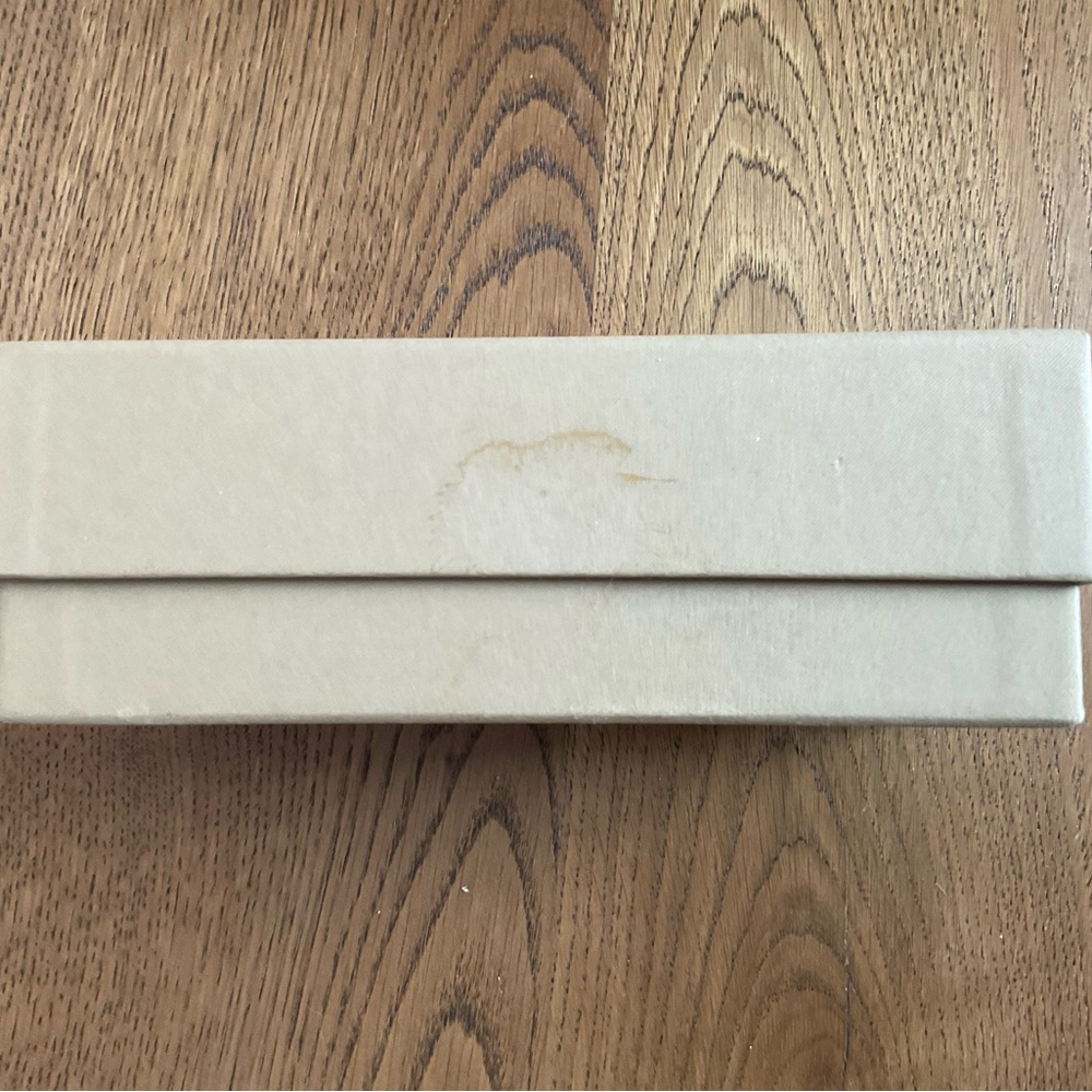 Burberry Box - Picture 2 of 5